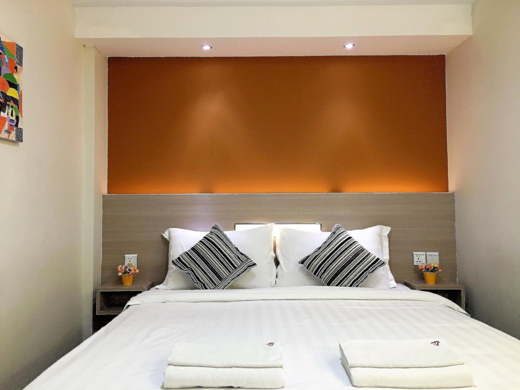 The Vibe Inn Yangon Exterior foto