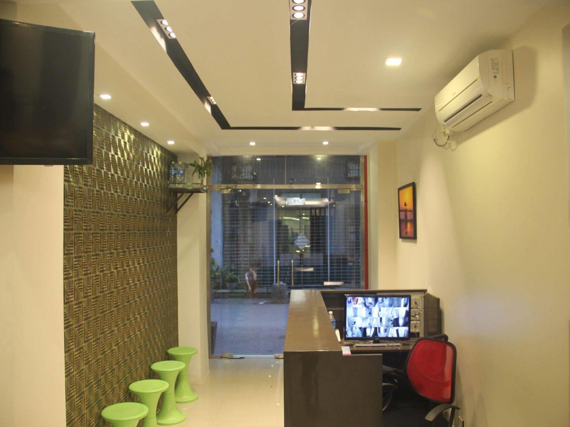 The Vibe Inn Yangon Exterior foto