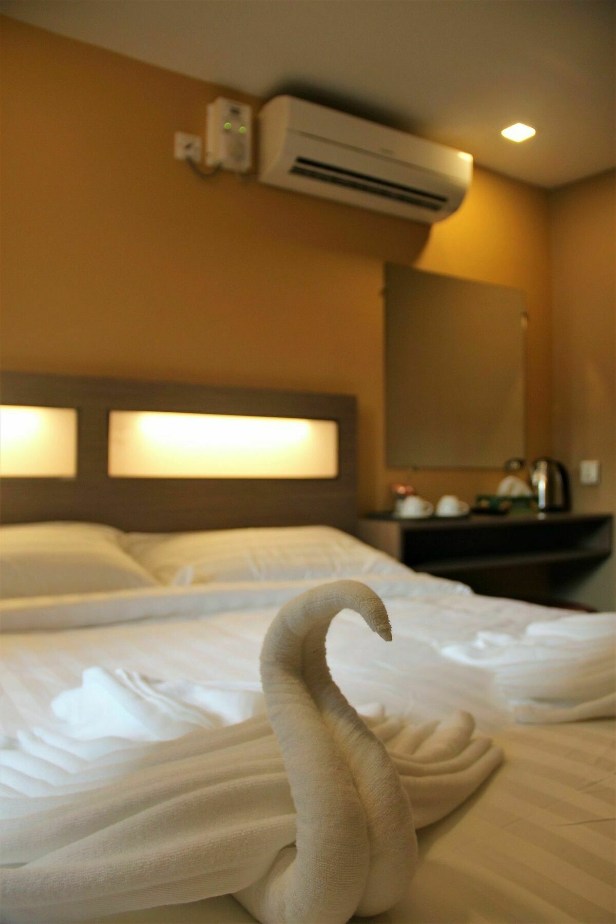 The Vibe Inn Yangon Exterior foto
