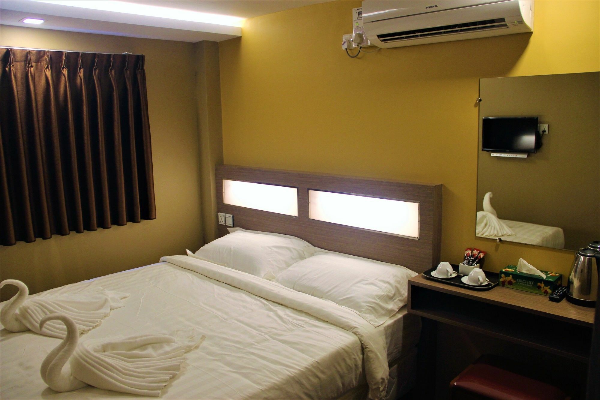 The Vibe Inn Yangon Exterior foto