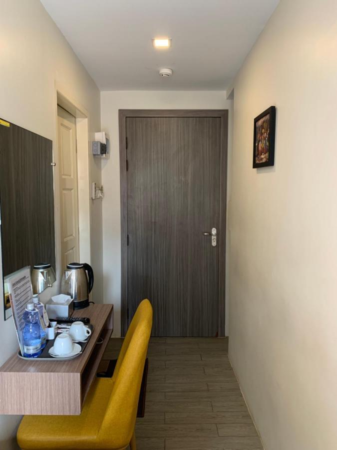 The Vibe Inn Yangon Exterior foto