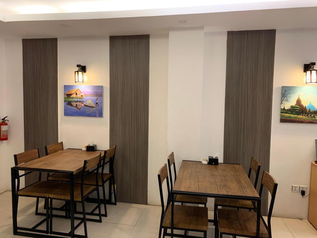 The Vibe Inn Yangon Exterior foto